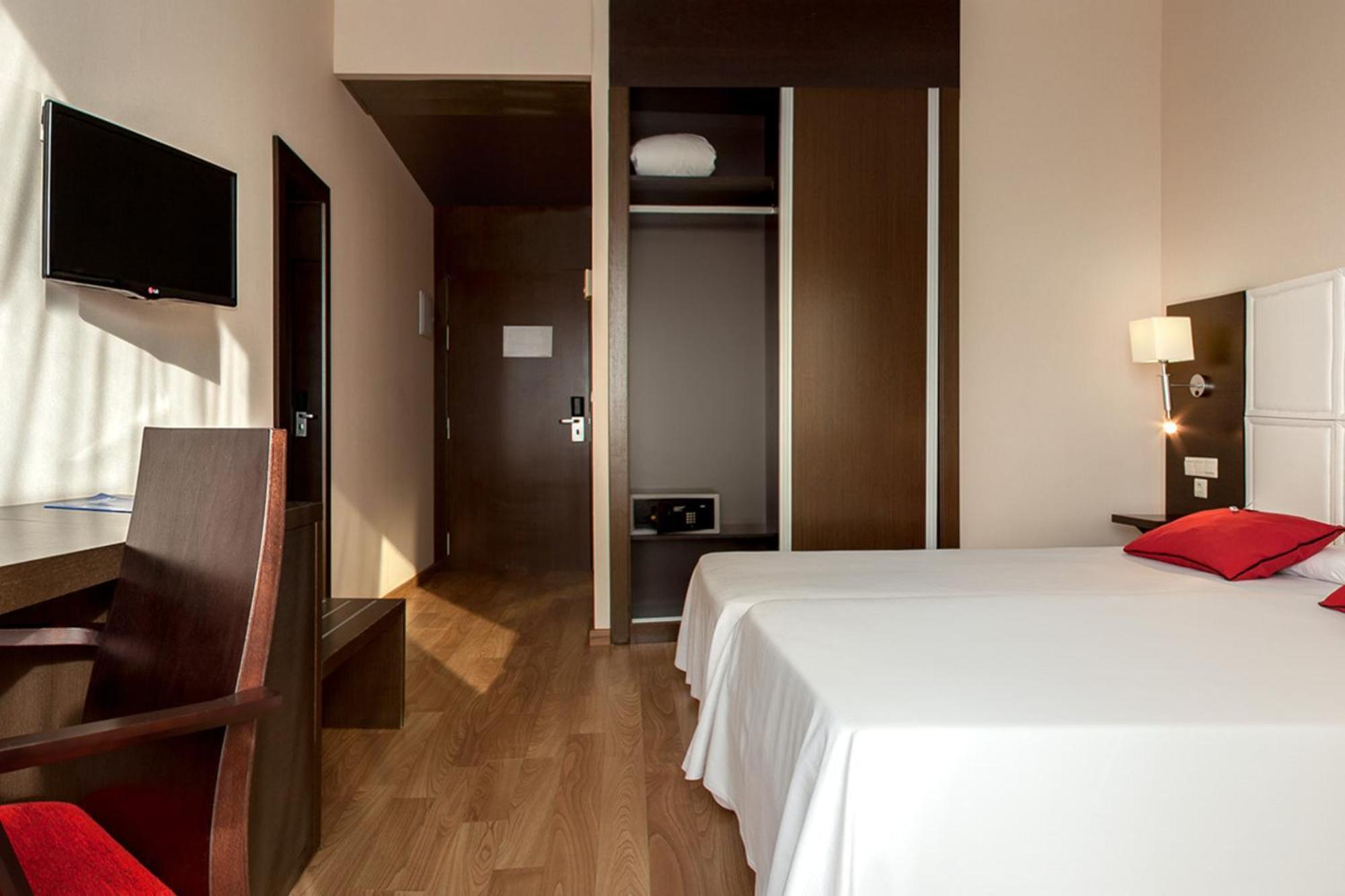 Rh Don Carlos & Hotel